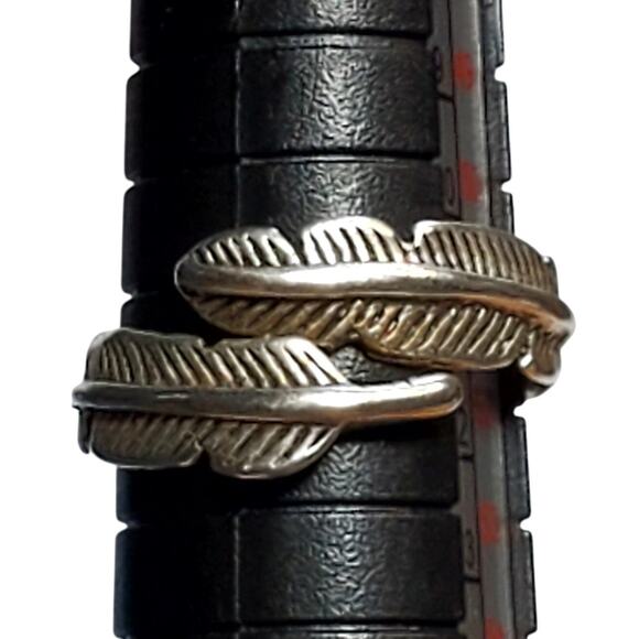 Silver Tone Feather Wrap Ring Sz 6 Unsigned - Picture 1 of 6
